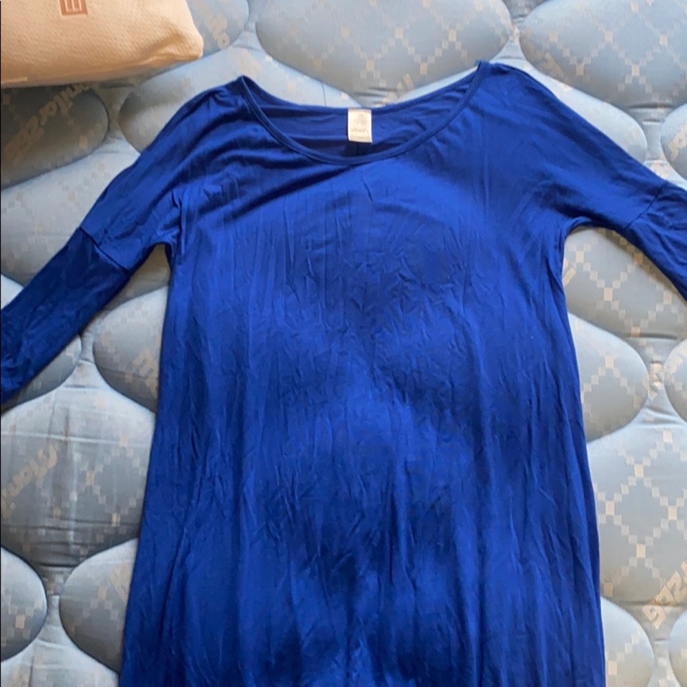 blue shirt